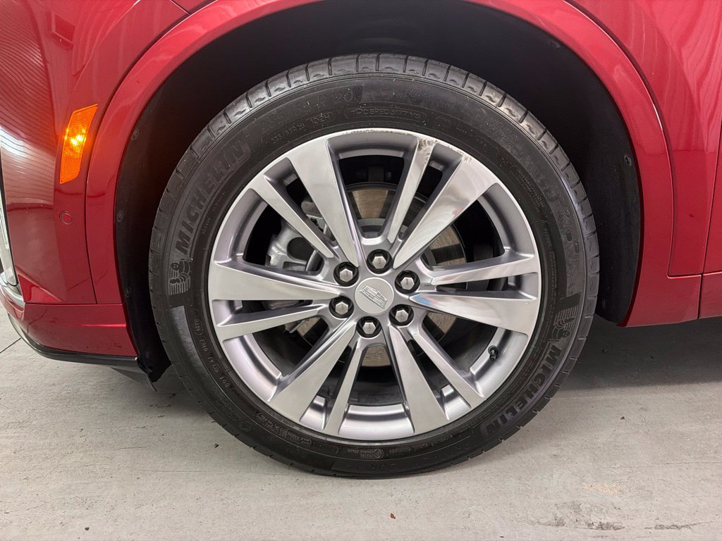 Used 2023 Cadillac XT6 Premium Luxury w/ Technology Package FWD image 10