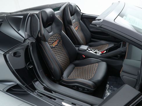 Used 2024 Lamborghini Huracan EVO image 19