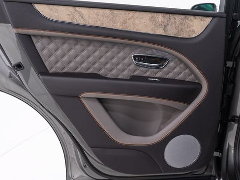 Certified 2023 Bentley Bentayga AWD/4WD image 20