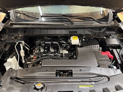 Used 2025 Nissan Pathfinder SV FWD image 35