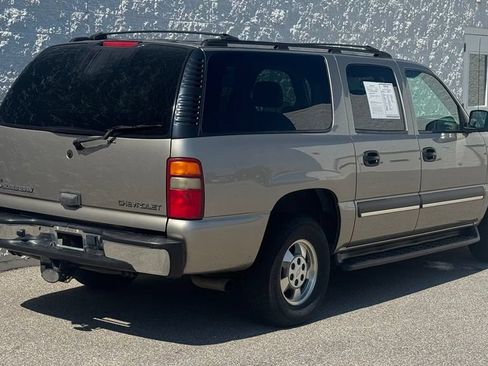 Used 2003 Chevrolet Suburban LS w/ LS Preferred Equipment Group AWD/4WD image 3