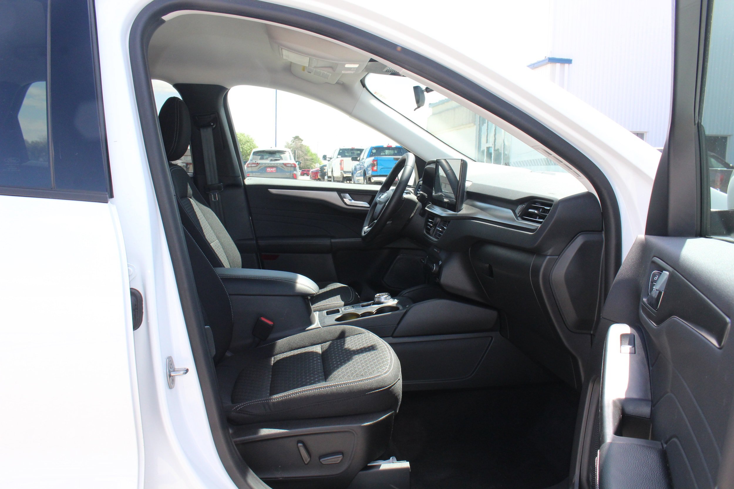 Used 2023 Ford Escape Active w/ Tech Pack #2 AWD/4WD image 16