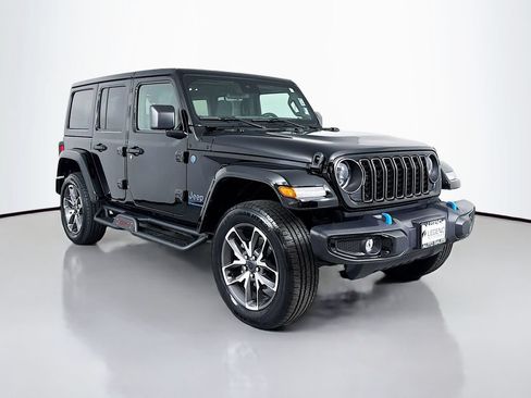 Used 2024 Jeep Wrangler Unlimited w/ Convenience Group AWD/4WD image 3