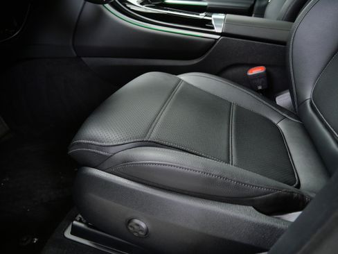 Certified 2026 Mercedes-Benz GLC 300 4MATIC image 18