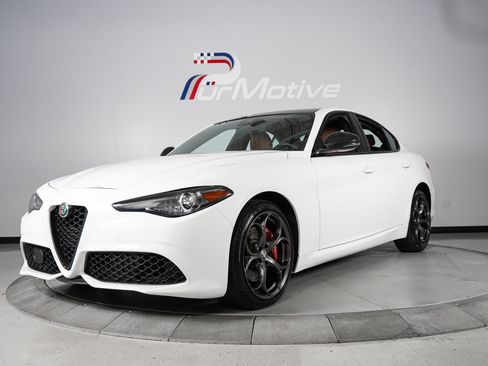 Used 2020 Alfa Romeo Giulia AWD w/ Quick Order Package 22J Sport image 1