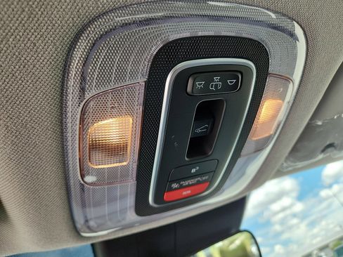 New 2025 Hyundai Elantra Limited image 17