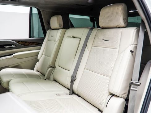 Used 2022 Cadillac Escalade Premium Luxury Platinum w/ Heavy-Duty Trailer Package image 47