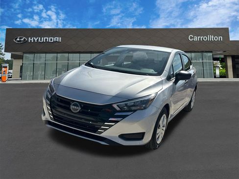 Used 2025 Nissan Versa S w/ Trunk Package image 1