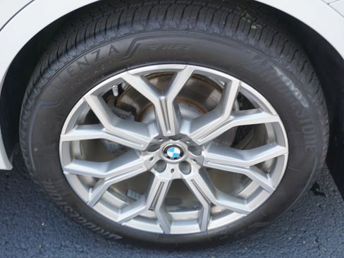 Used 2020 BMW X7 xDrive40i w/ Premium Package AWD/4WD image 14