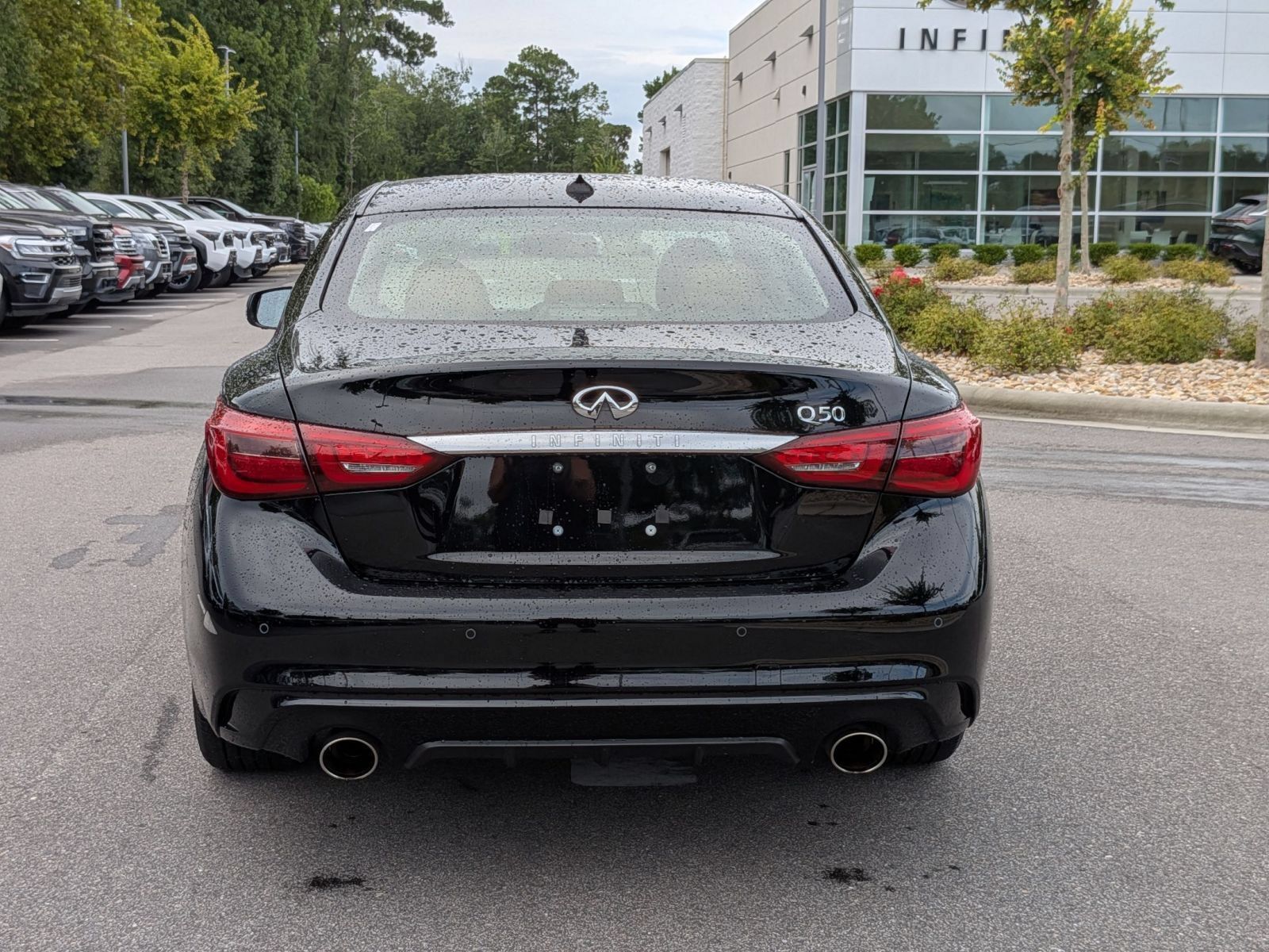 Used 2023 INFINITI Q50 Luxe w/ Cargo Package RWD image 4