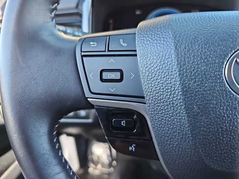 Certified 2025 Toyota Camry SE w/ Convenience Package FWD image 11