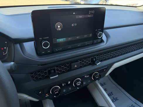 Certified 2023 Honda Accord EX image 18