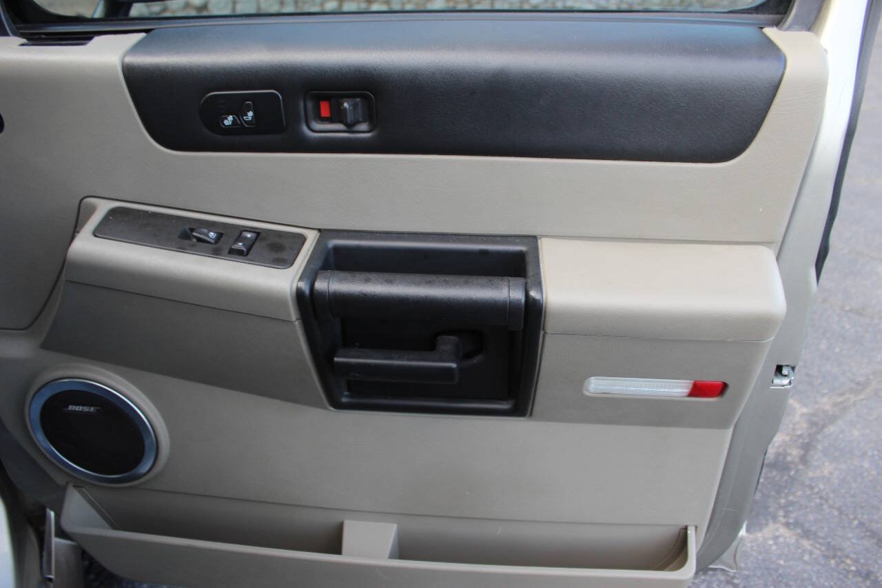 Used 2005 HUMMER H2 w/ Preferred Equipment Group AWD/4WD image 10