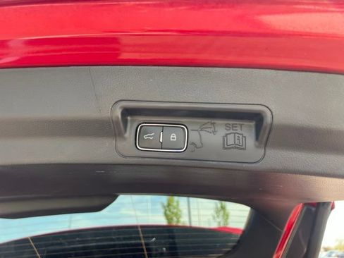 Used 2025 Ford Explorer ST AWD/4WD image 16