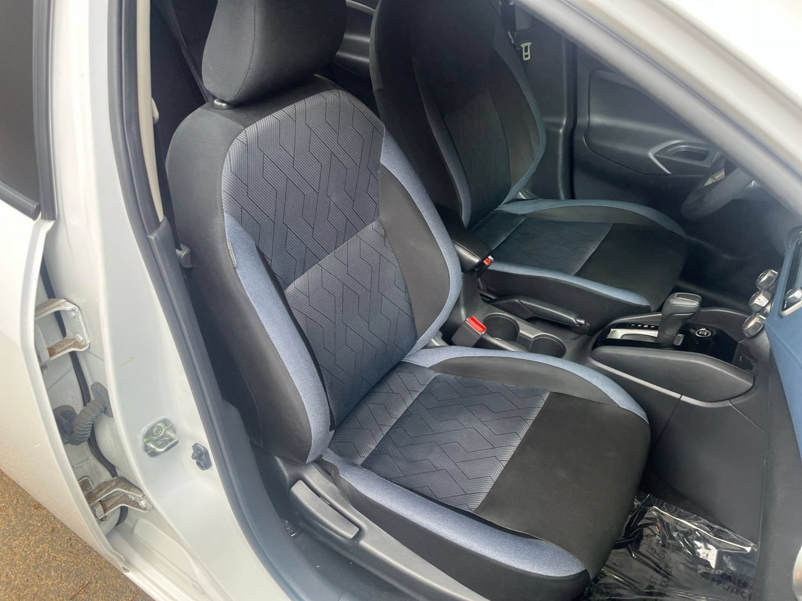 Used 2025 Nissan Versa SV FWD image 37