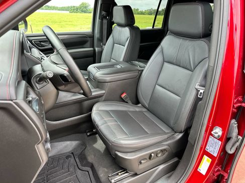 Used 2024 Chevrolet Suburban RST w/ Max Trailering Package AWD/4WD image 11