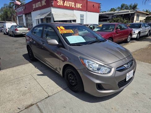 Used 2014 Hyundai Accent GLS FWD image 7