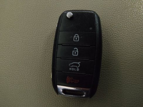 Used 2017 Kia Sorento AWD image 32