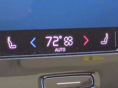 New 2025 Volvo XC40 B5 Core w/ Protection Package Premier image 22