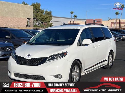 Used 2012 Toyota Sienna LE image 1