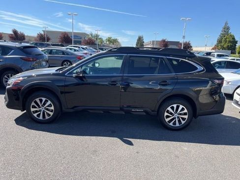 Used 2025 Subaru Outback Premium image 8