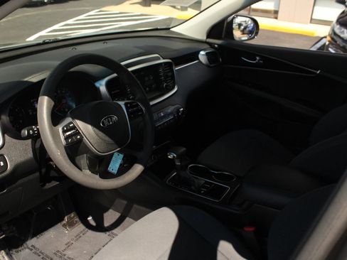 Used 2019 Kia Sorento L FWD image 12