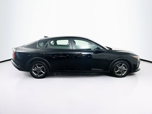 Used 2025 Kia K4 LXS image 10