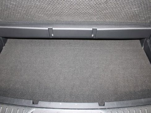 Used 2022 Ford Explorer XLT w/ Equipment Group 202A image 17