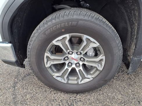 Used 2025 GMC Sierra 1500 SLT AWD/4WD image 17