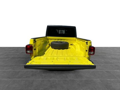 Used 2023 Jeep Gladiator Sport AWD/4WD image 18