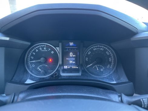 Used 2023 Toyota Tacoma TRD Off-Road image 11