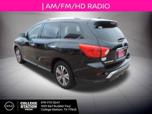 Used 2020 Nissan Pathfinder SV image 6