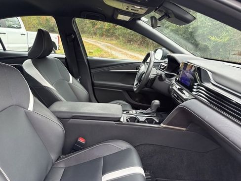 Used 2025 Toyota Camry SE image 49