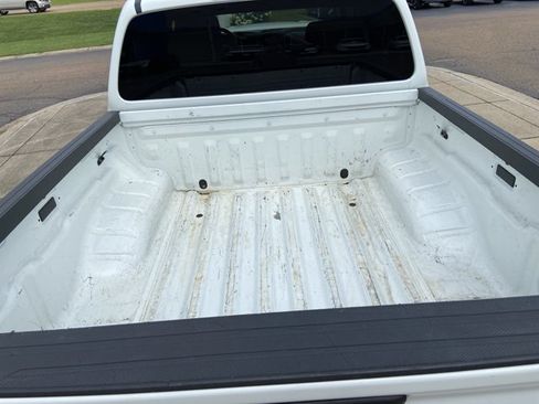 Used 2024 Nissan Frontier SV RWD image 26