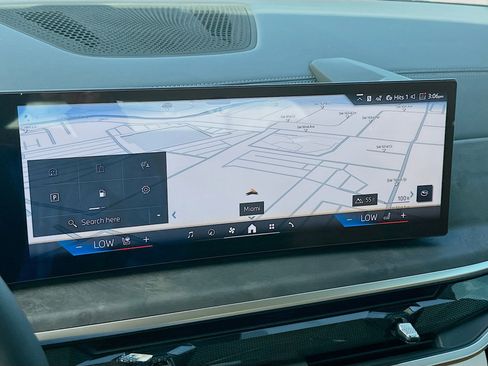 New 2026 BMW X7 xDrive40i w/ Premium Package image 11