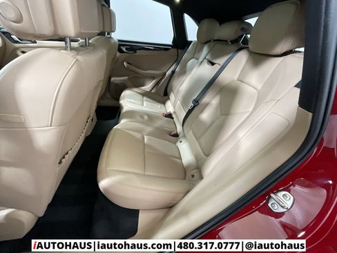 Used 2022 Porsche Macan S w/ Premium Package Plus image 19