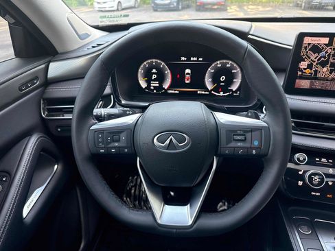 Used 2025 INFINITI QX60 Luxe FWD image 17