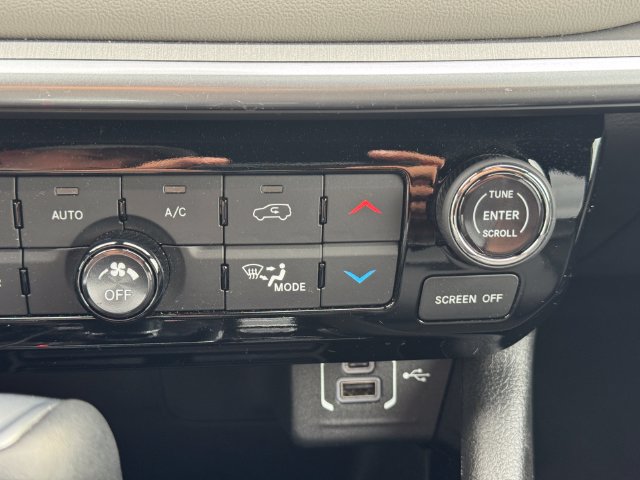Certified 2025 Jeep Compass Limited AWD/4WD image 35