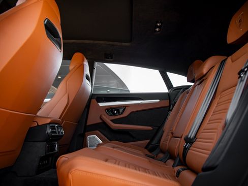 Used 2026 Lamborghini Urus SE image 34