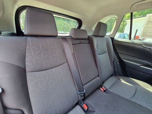 Used 2021 Toyota RAV4 XLE FWD image 16