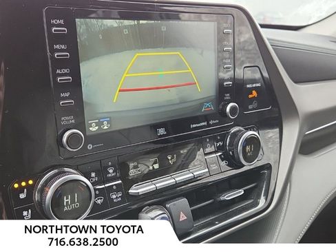 Used 2022 Toyota Highlander Limited image 21