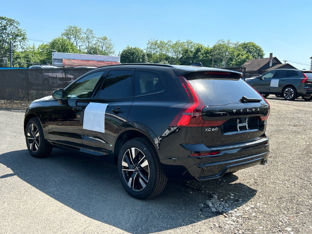 Used 2026 Volvo XC60 B5 Plus w/ Protection Package Premier AWD/4WD image 2