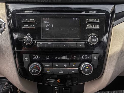 Used 2018 Nissan Rogue Sport SV w/ SV All-Weather Package AWD/4WD image 15