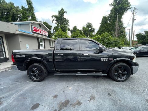 Used 2018 RAM 1500 SLT AWD/4WD image 5
