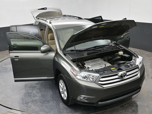 Used 2012 Toyota Highlander 4WD w/ Tech Pkg image 30