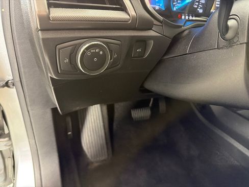 Used 2020 Ford Fusion SE FWD image 15
