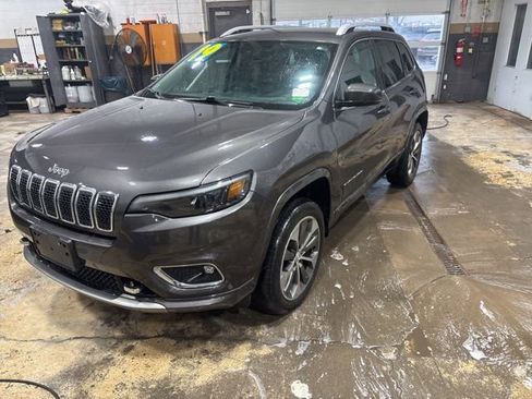 Used 2019 Jeep Cherokee Overland w/ Technology Group image 11