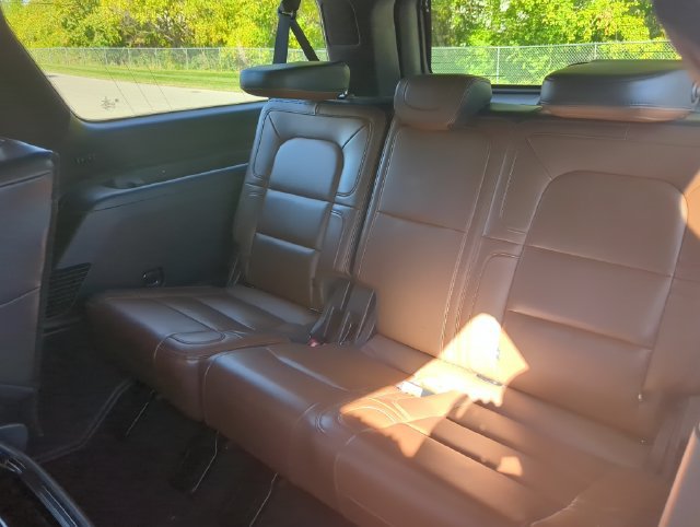 Used 2023 Lincoln Navigator L Reserve AWD/4WD image 23