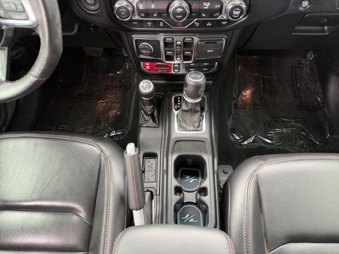 Used 2022 Jeep Wrangler Unlimited Rubicon w/ Xtreme Recon 35" Tire Package AWD/4WD image 13
