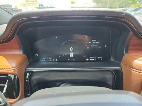Used 2023 Lincoln Nautilus Reserve FWD image 16